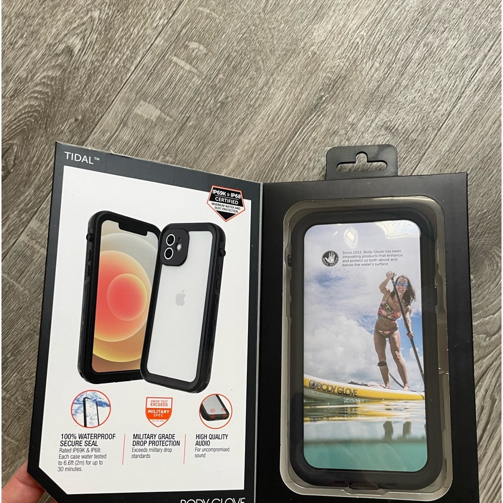 Body glove IPhone 12 case - Picture 2 of 2